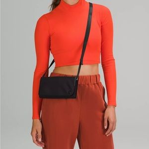 LULULEMON WALLET CLUTCH CROSSBODY BAG